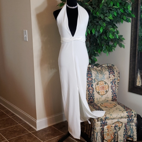 Missguided Dresses & Skirts - Stunning white gown!!
